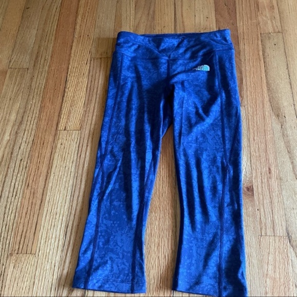 The north face Capri leggings - Picture 2 of 7